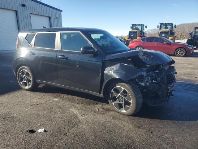 VIN KNDJ33AU8P7852919 2023 KIA SOUL no.4