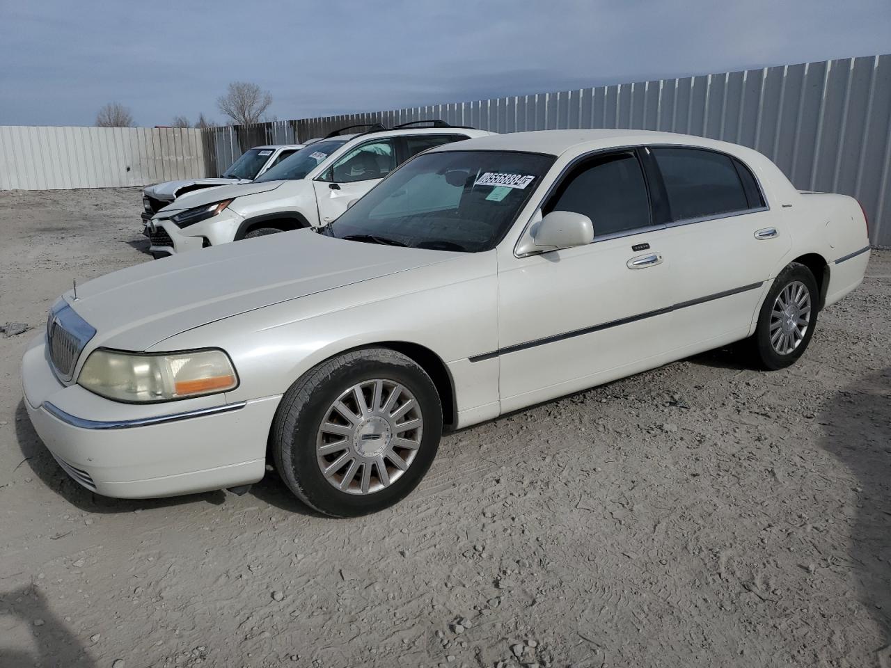 Lot #3030680128 2003 LINCOLN TOWN CAR E