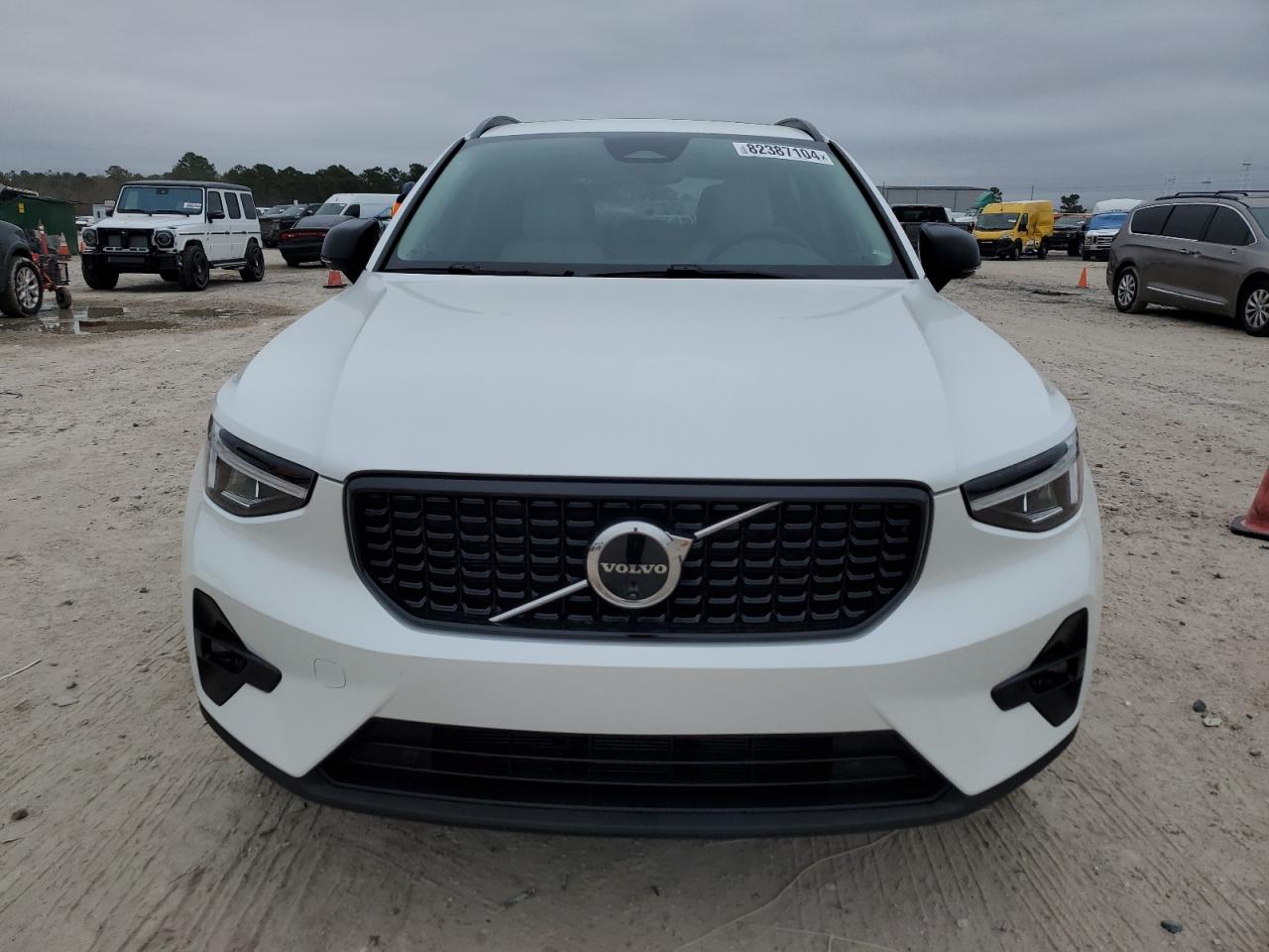 Lot #3025704304 2024 VOLVO XC40 PLUS