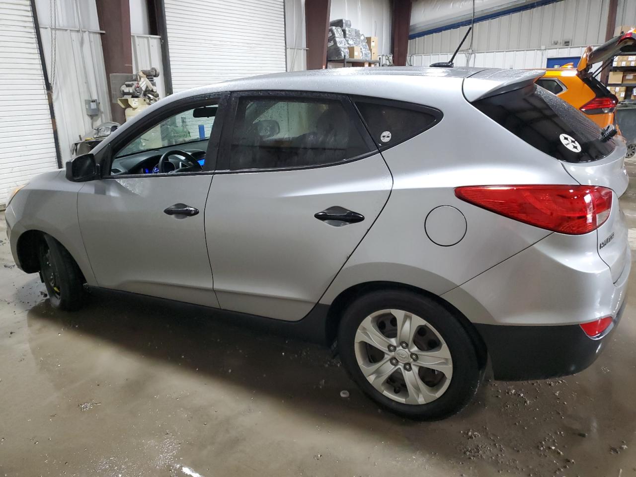 Lot #3050624132 2012 HYUNDAI TUCSON GL