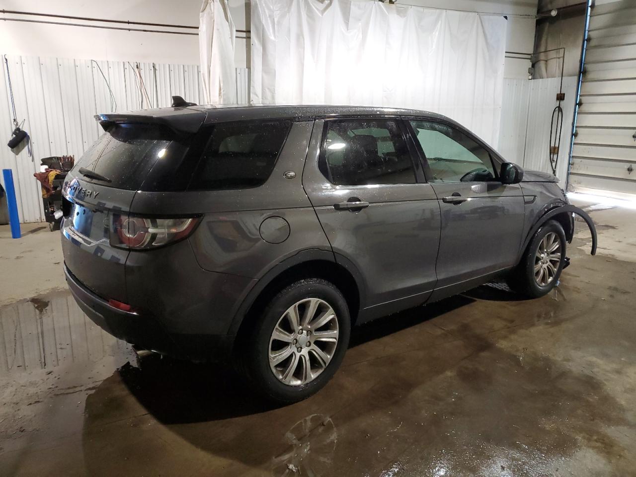 Lot #3027011801 2016 LAND ROVER DISCOVERY