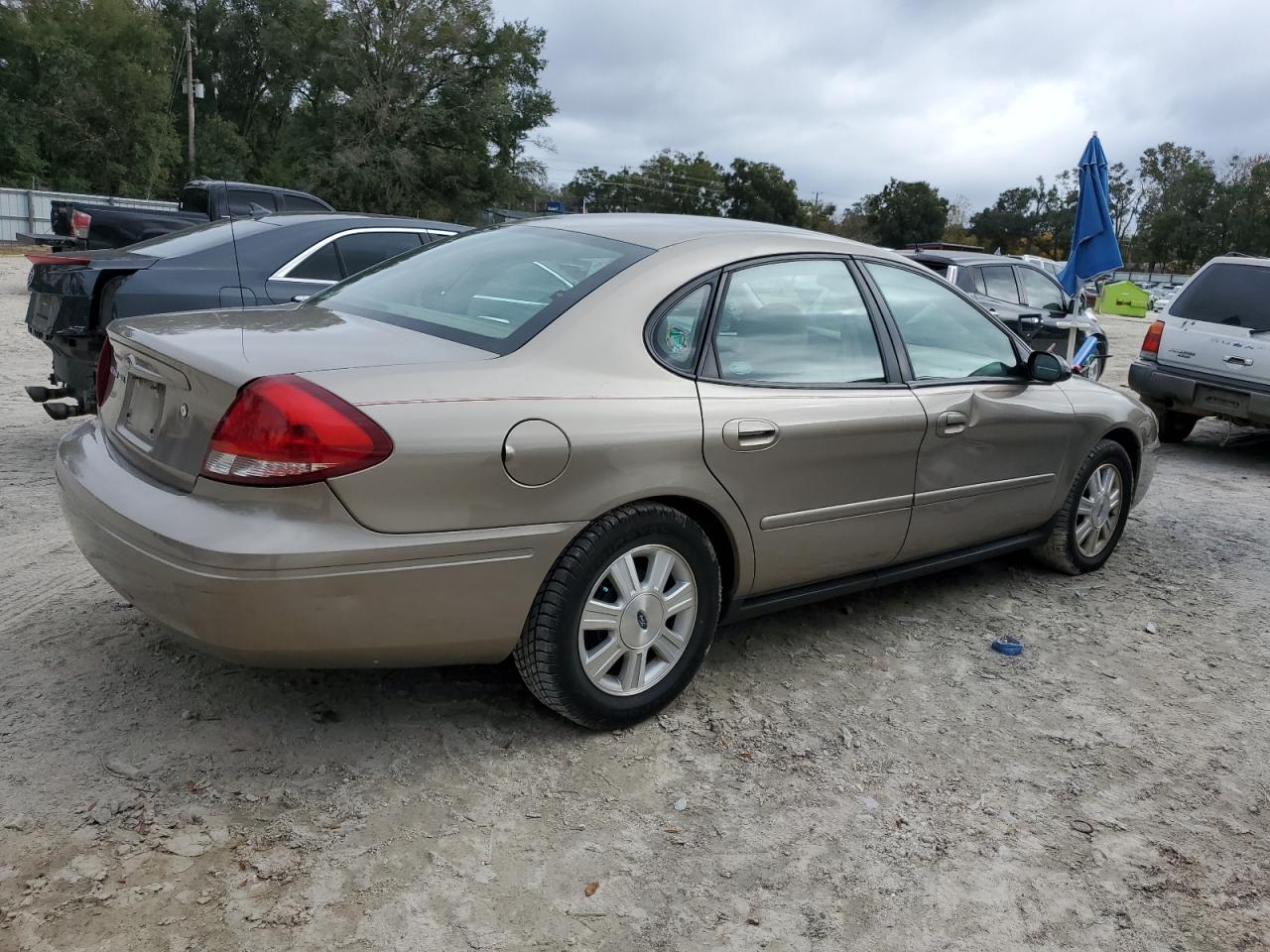 Lot #3026022988 2005 FORD TAURUS SEL