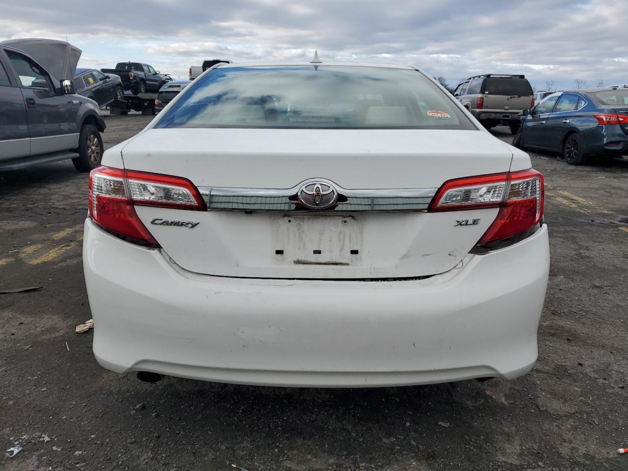 Lot #3029573111 2014 TOYOTA CAMRY SE