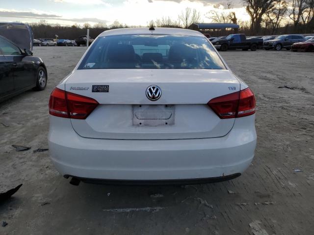 2015 VOLKSWAGEN PASSAT S - 1VWAT7A34FC013206