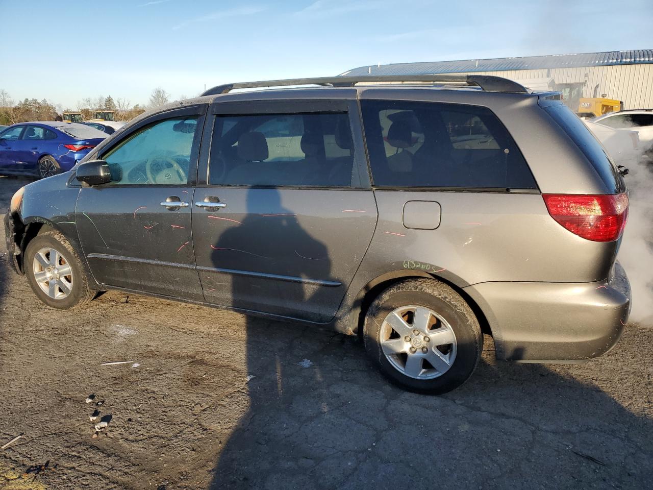 Lot #3044393853 2005 TOYOTA SIENNA CE