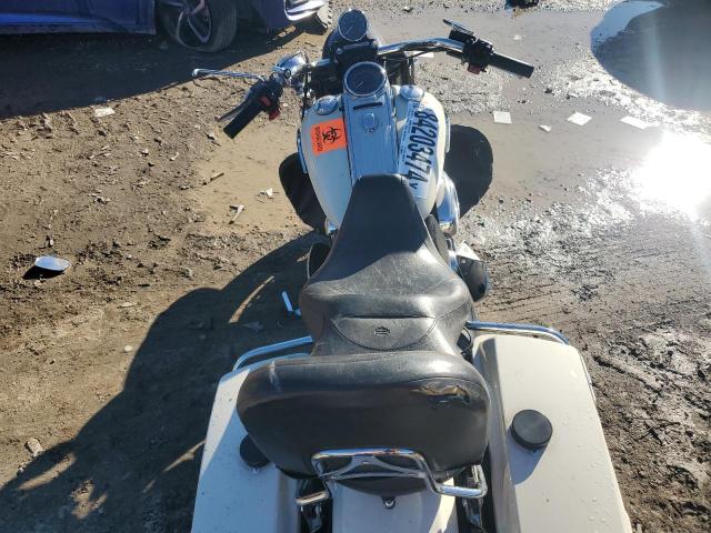 2010 HARLEY-DAVIDSON FLHP 1HD1FHM15AB656493