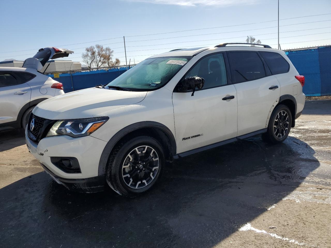  Salvage Nissan Pathfinder