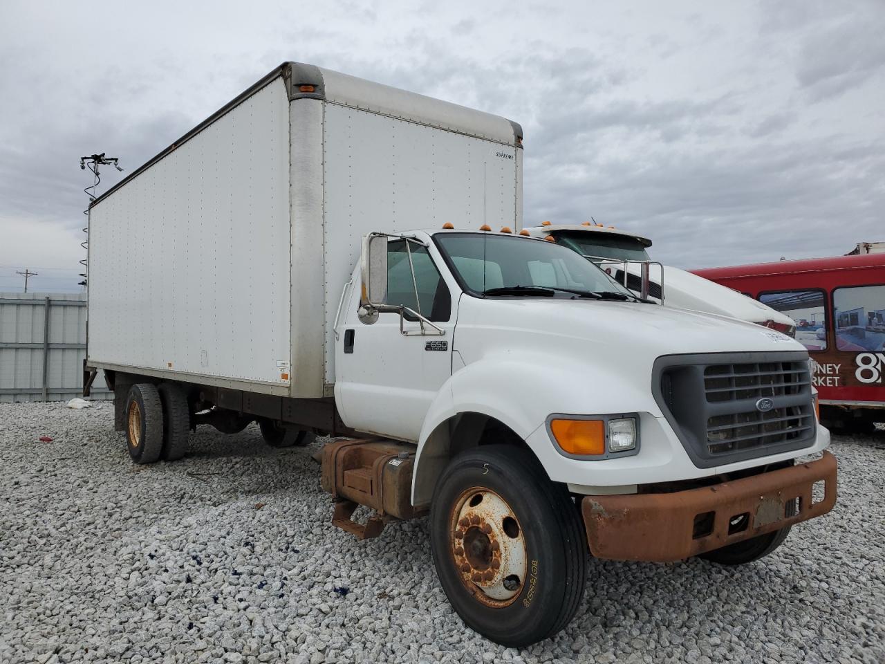 Lot #3037851256 2001 FORD F650 SUPER