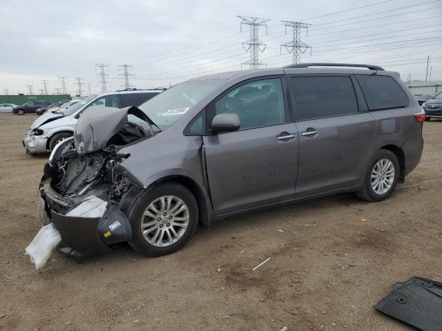 TOYOTA SIENNA XLE