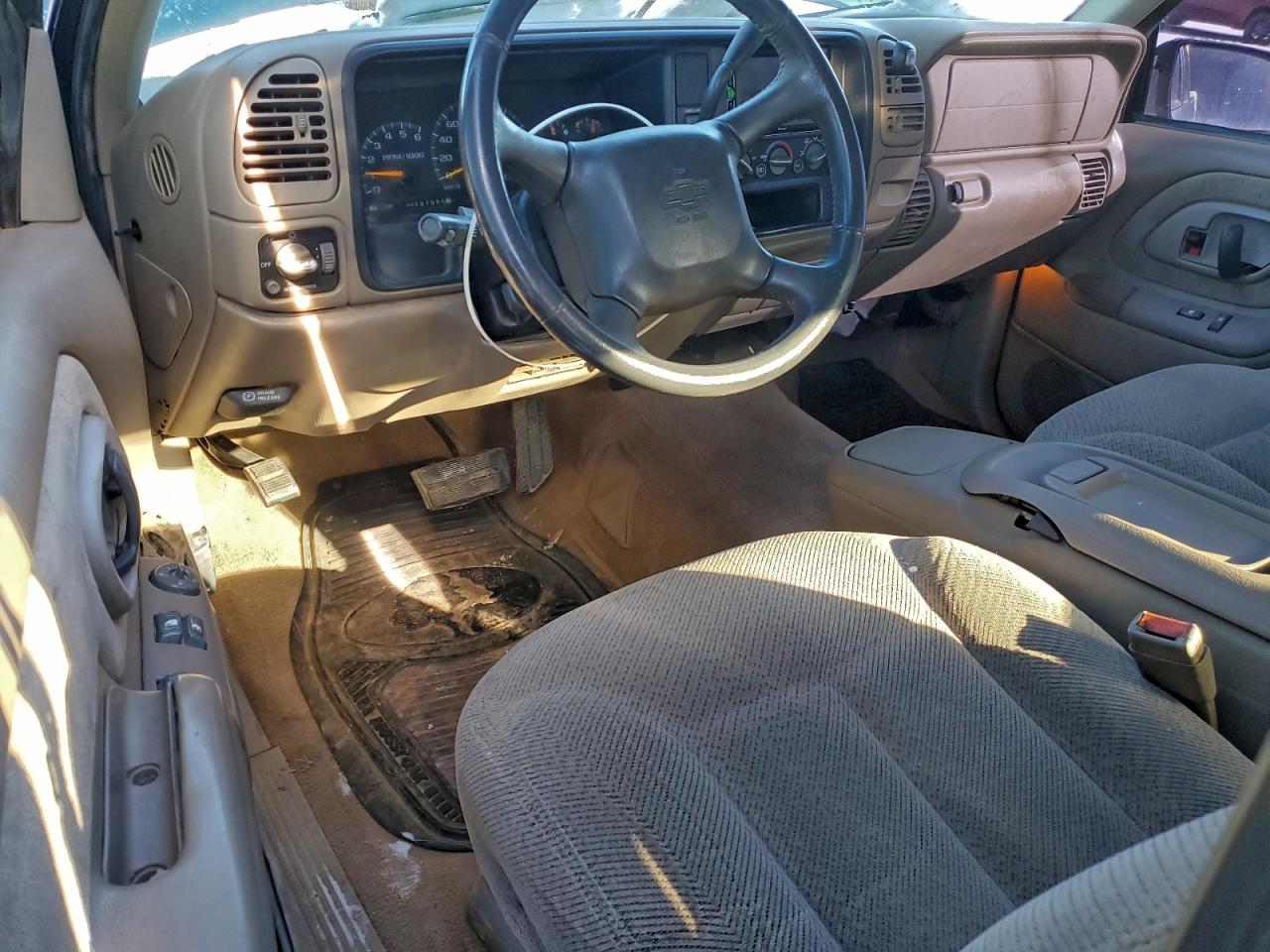 Lot #3301810357 1998 CHEVROLET GMT-400 K1