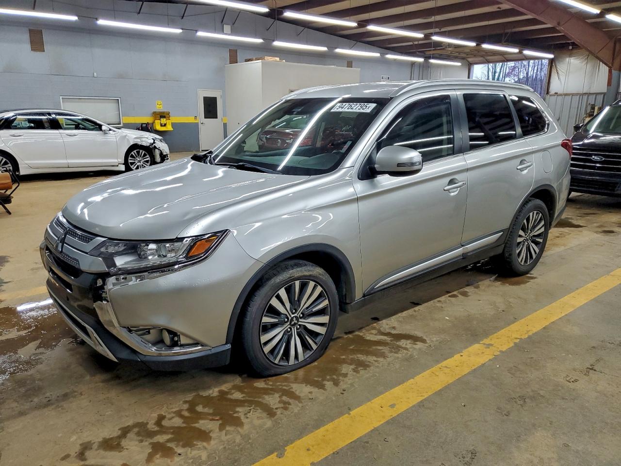 MITSUBISHI OUTLANDER SE