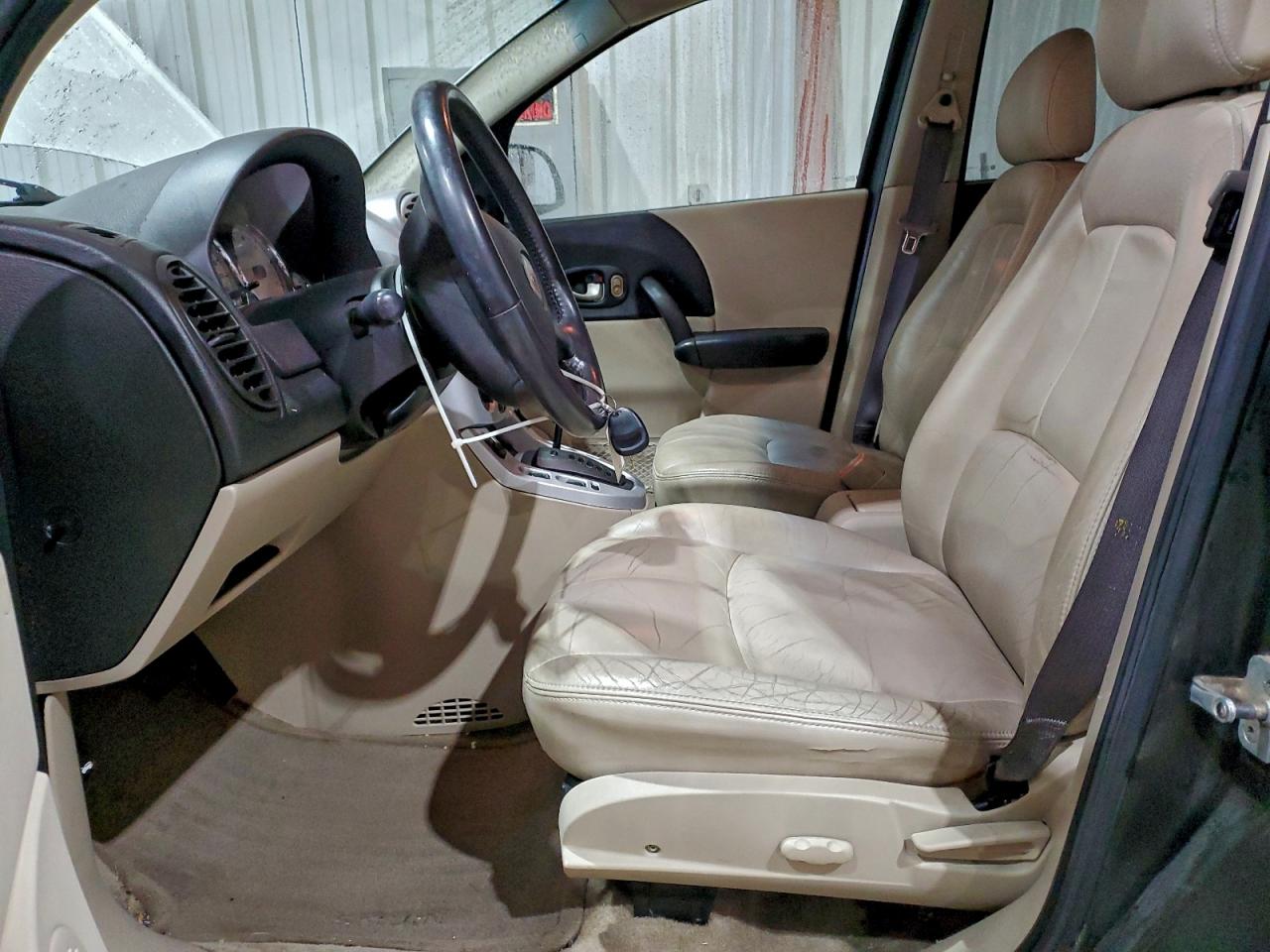 Lot #3311612225 2004 SATURN VUE