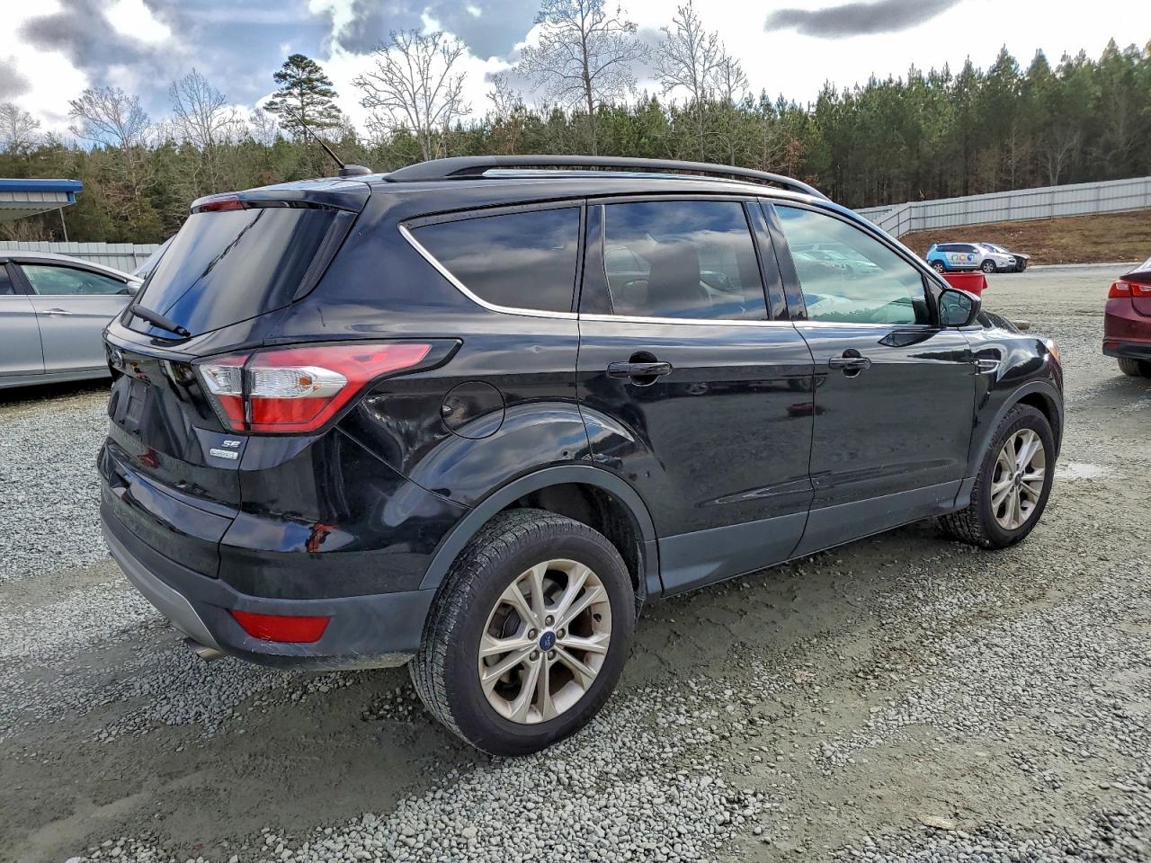 FORD ESCAPE SE