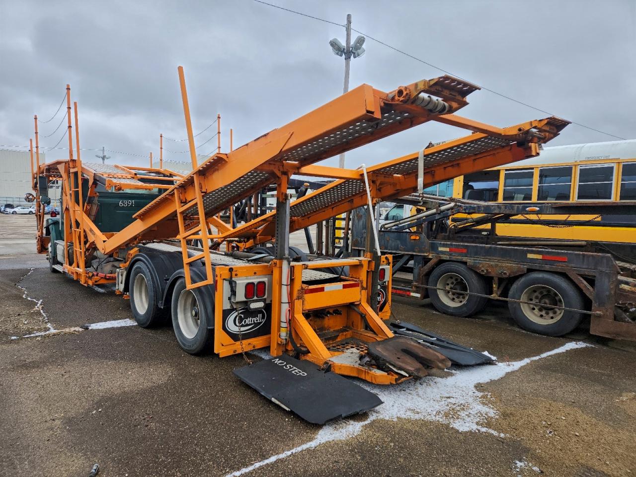 Lot #3315662809 2001 VOLVO UNKNOWN