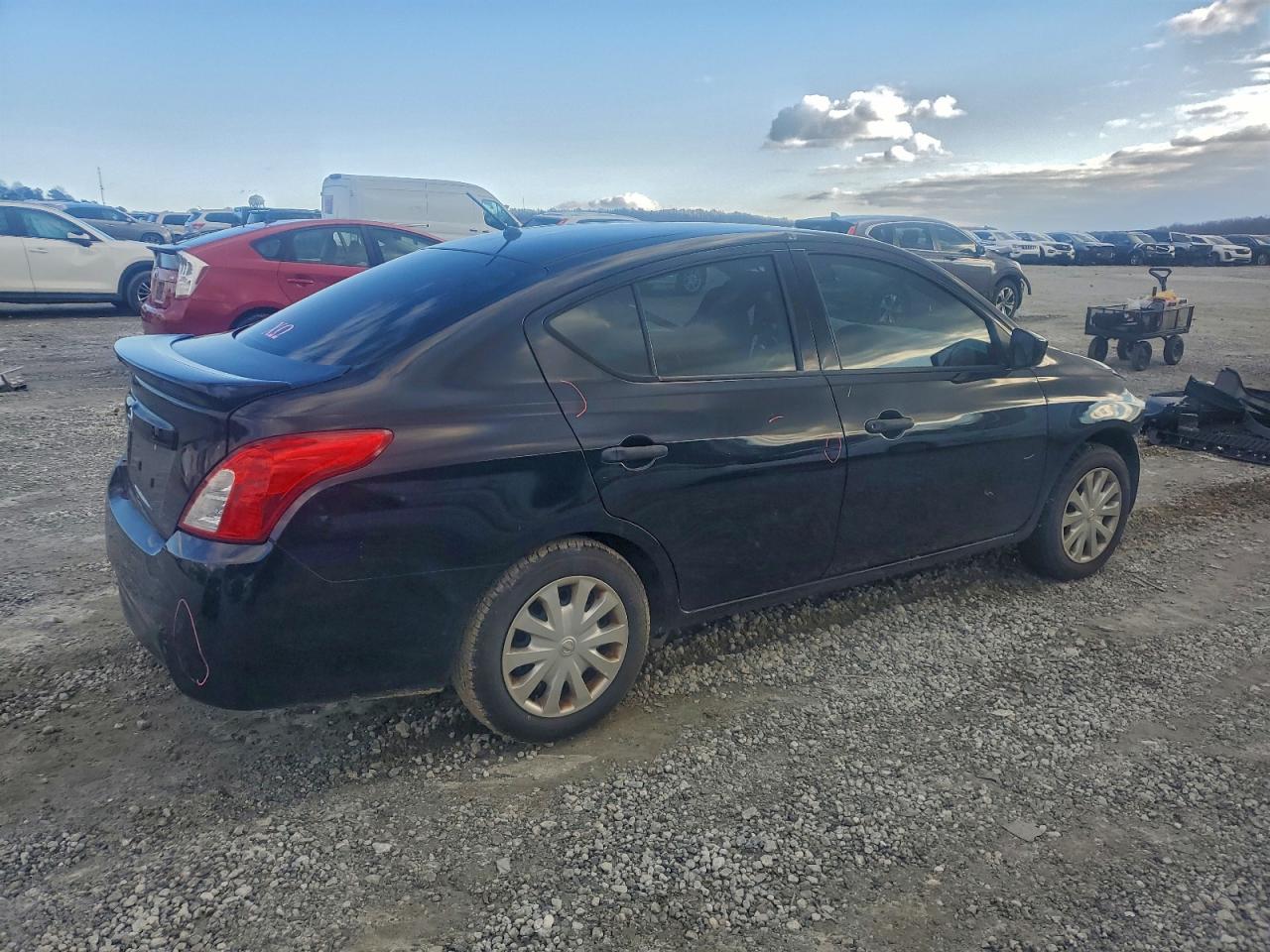 NISSAN VERSA S