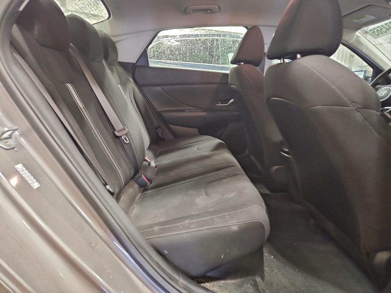 HYUNDAI ELANTRA BLUE