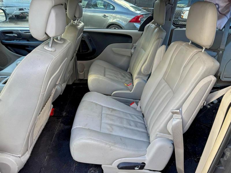 2013 CHRYSLER TOWN & COU #3302815895