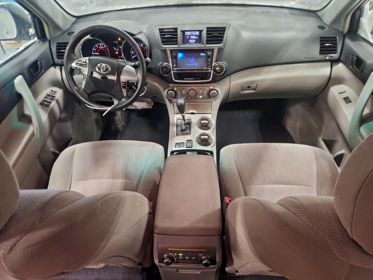 Lot #3313035796 2013 TOYOTA HIGHLANDER