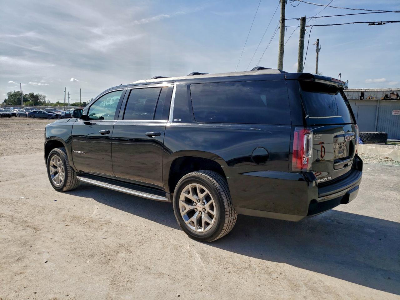 GMC YUKON C1500 SLE