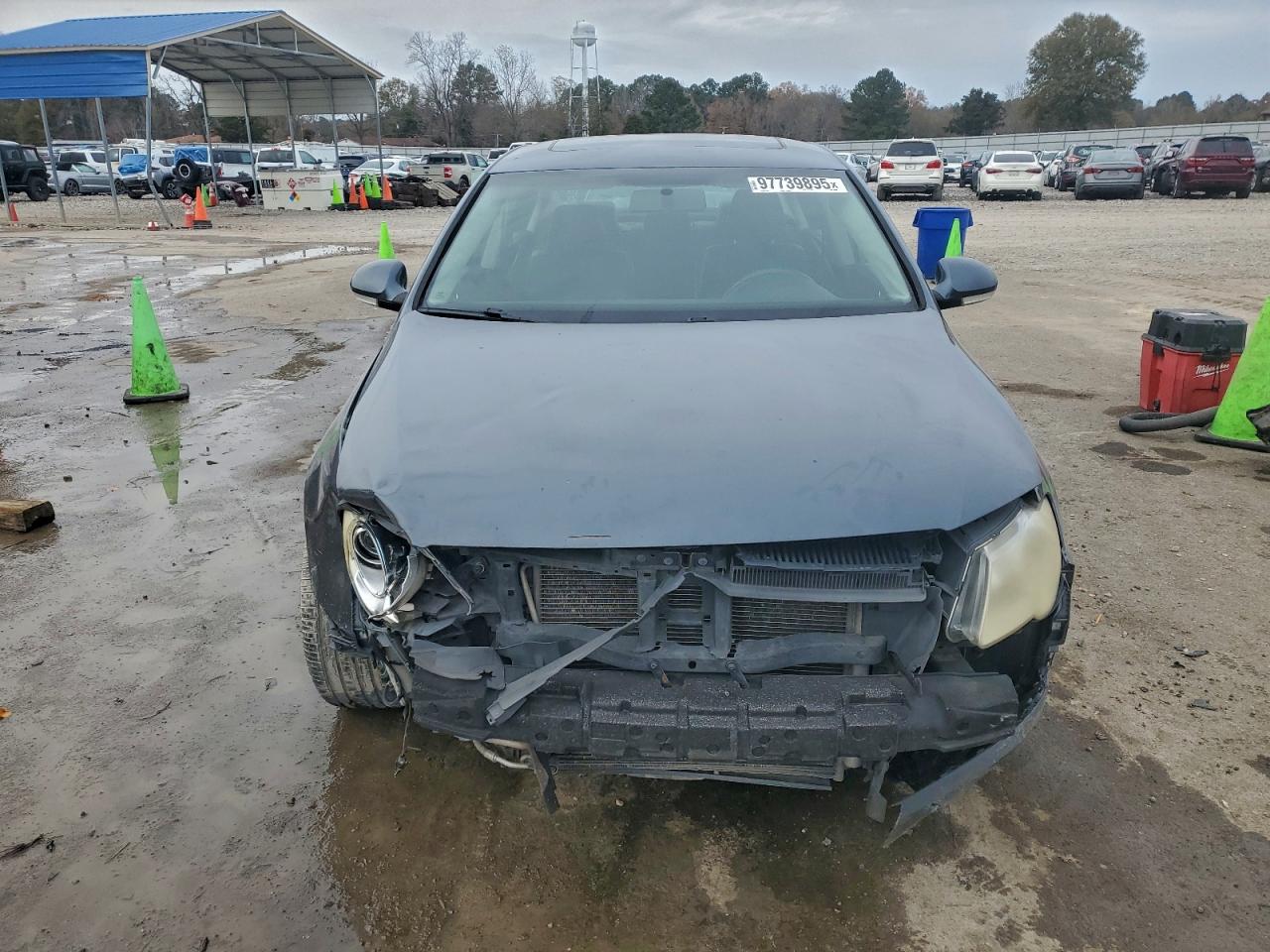 Lot #3317876908 2010 VOLKSWAGEN PASSAT KOM