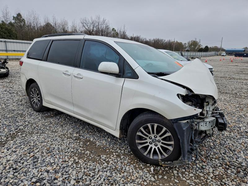2019 TOYOTA SIENNA XLE #3309188617