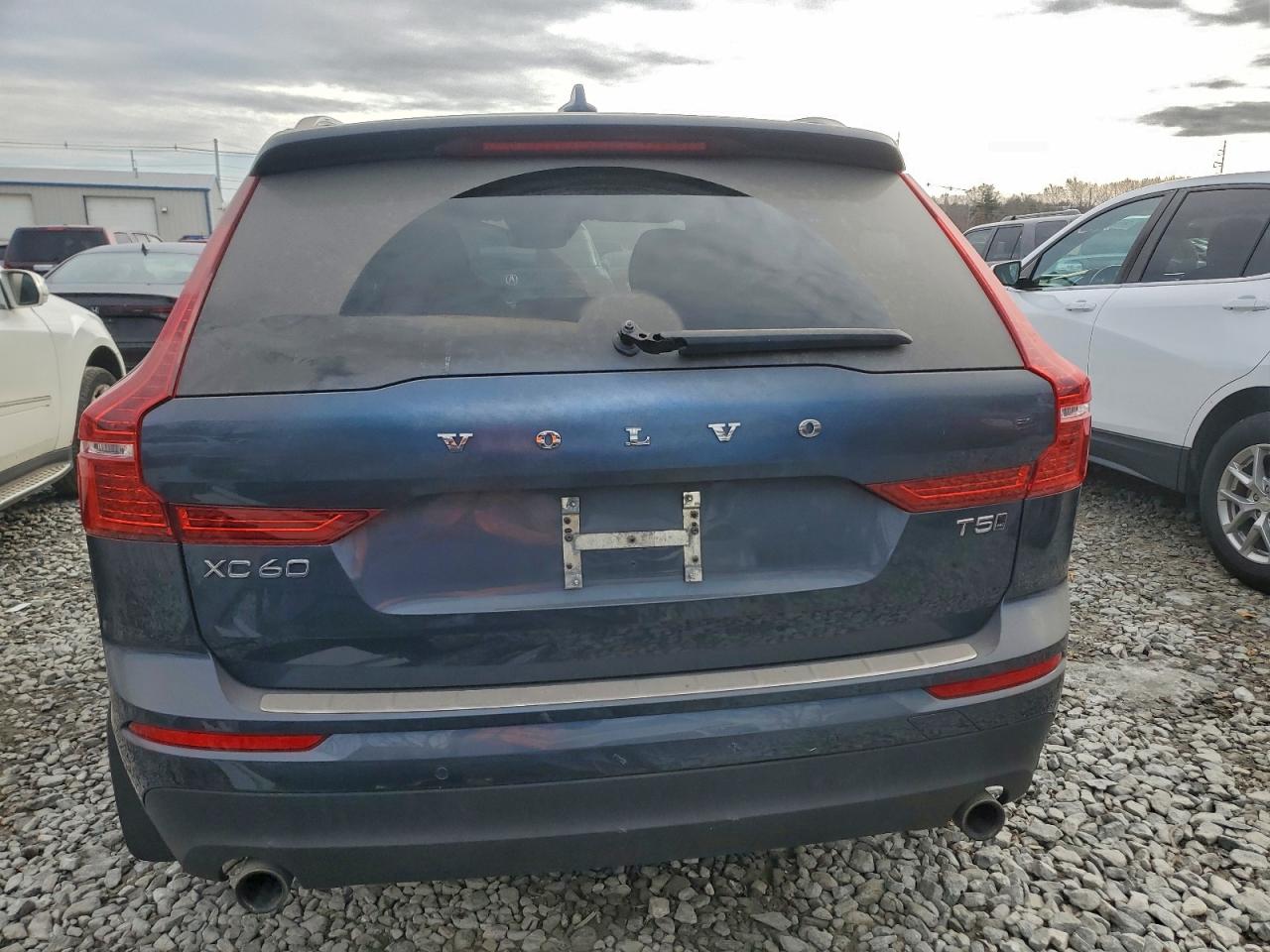 VOLVO XC60 T5 MOMENTUM