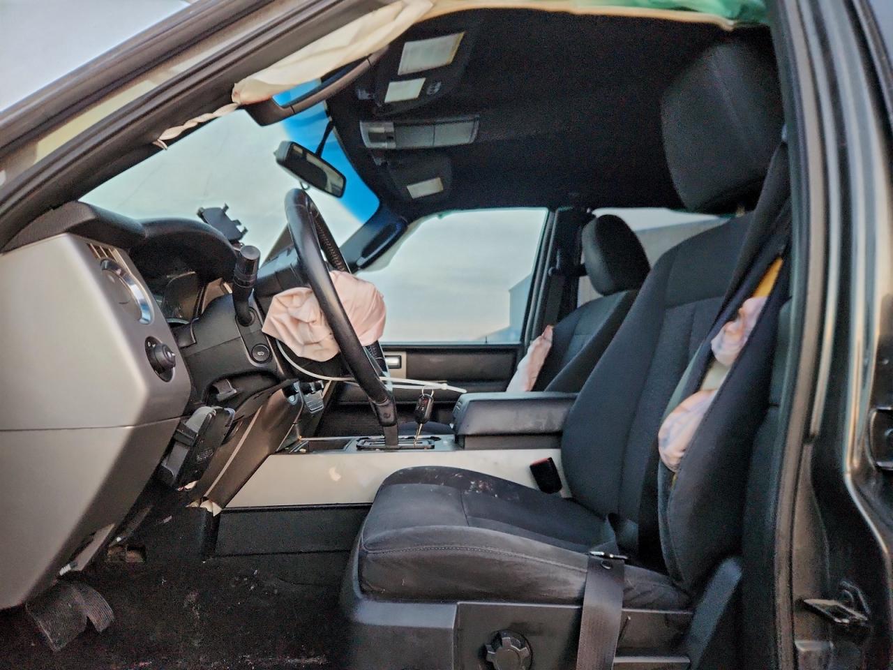 FORD EXPEDITION EL XLT