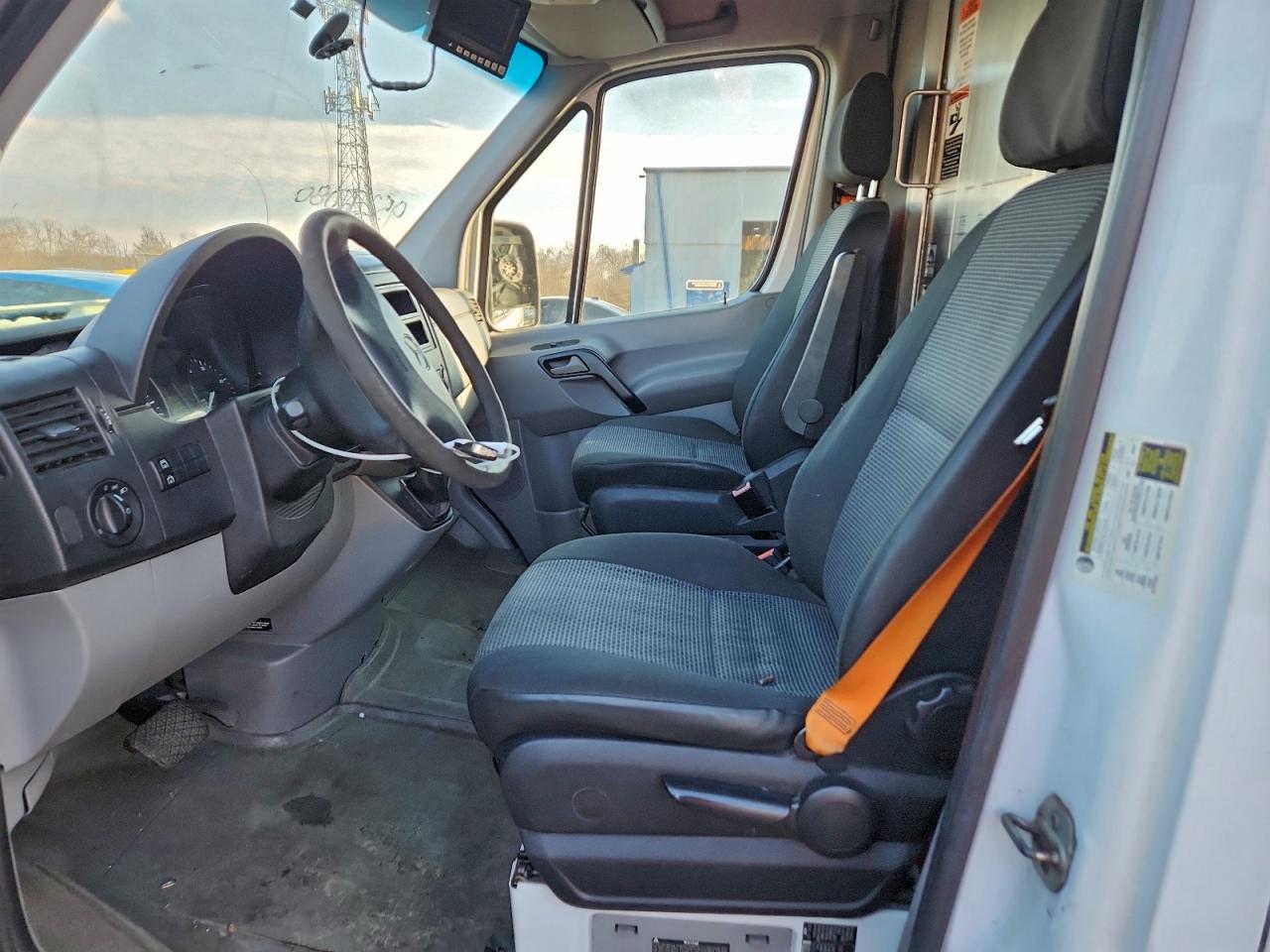 MERCEDES-BENZ SPRINTER 2500