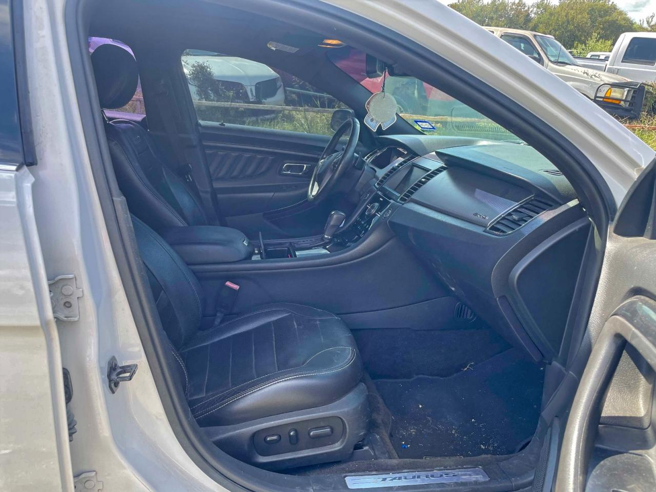 Lot #3308206184 2015 FORD TAURUS SHO