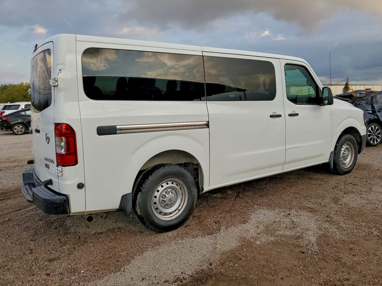 NISSAN NV3500 3500 S