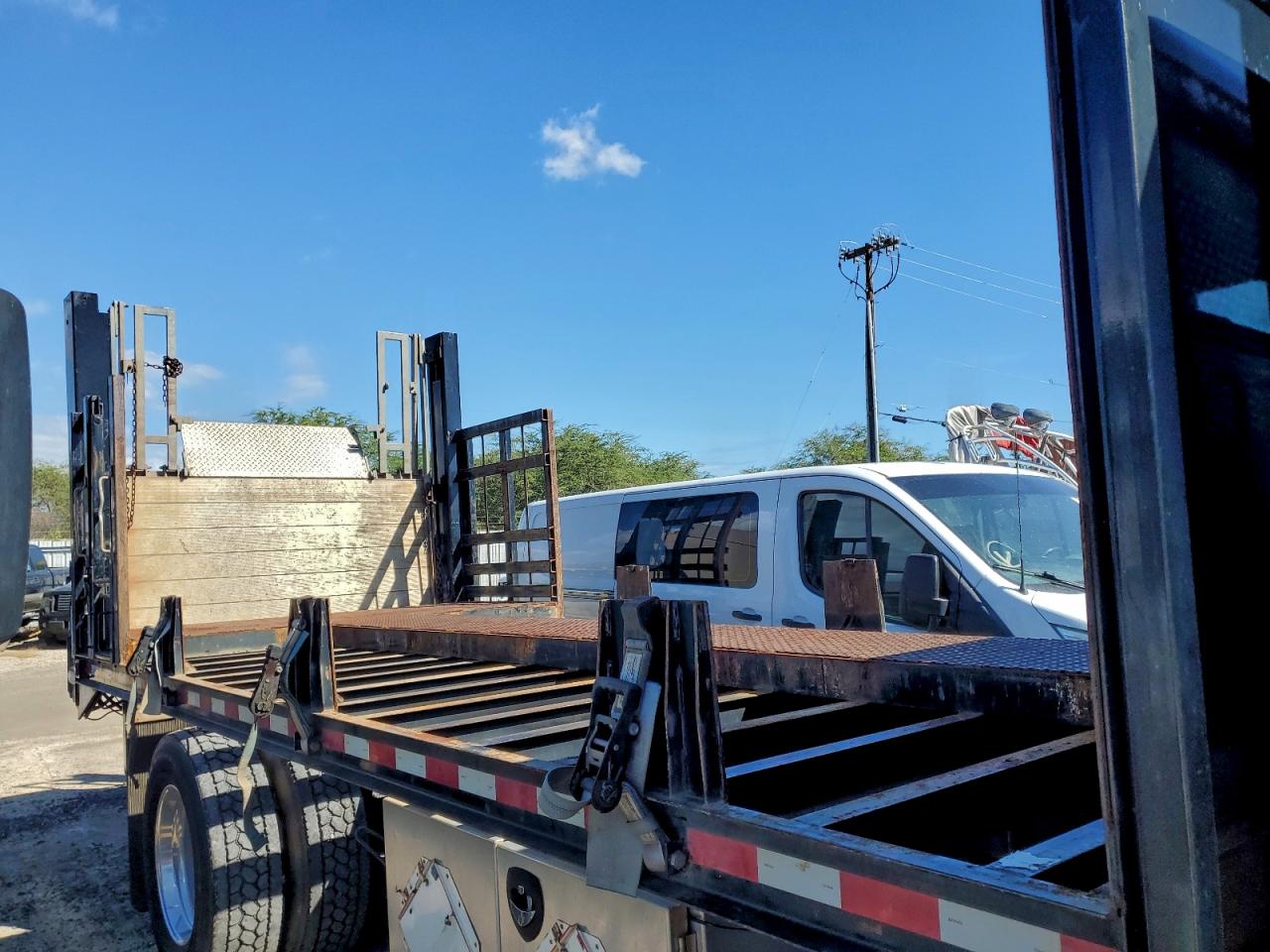 Lot #3302111125 2015 FREIGHTLINER M2 106 MED