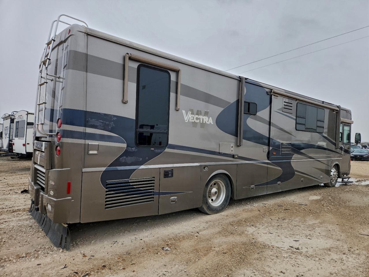Lot #3305450079 2004 FREIGHTLINER CHASSIS X