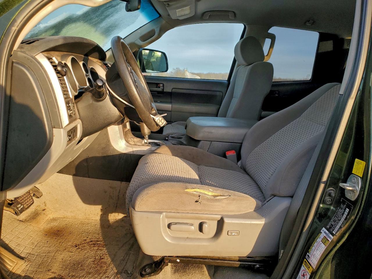 TOYOTA TUNDRA DOUBLE CAB SR5