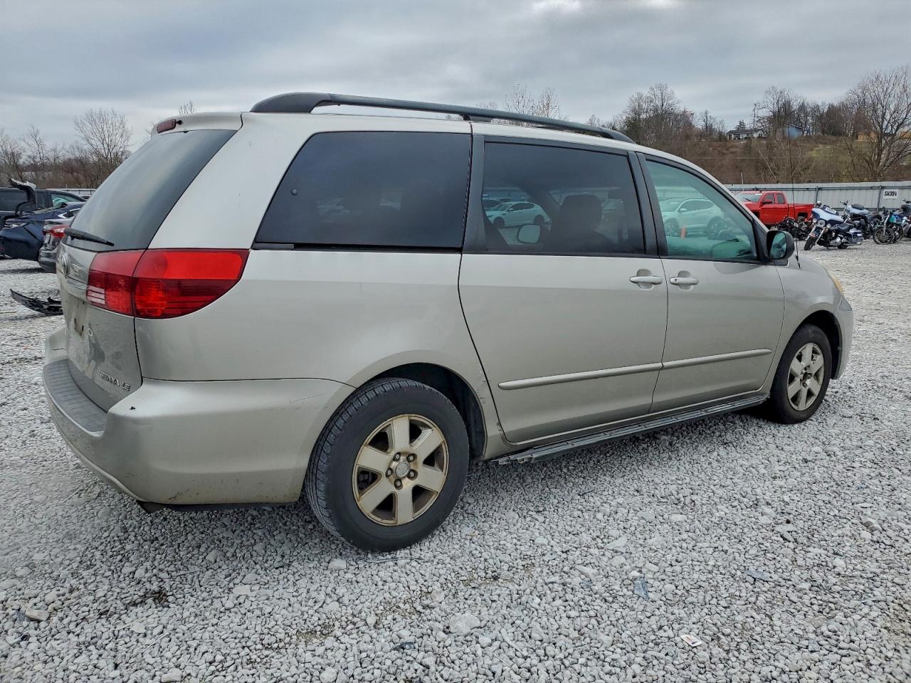 Lot #3302721007 2005 TOYOTA SIENNA CE