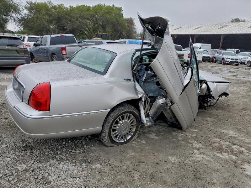 2009 LINCOLN TOWN CAR S #3311679228