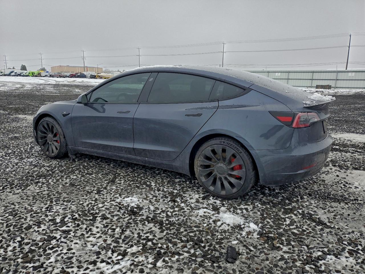 TESLA MODEL 3