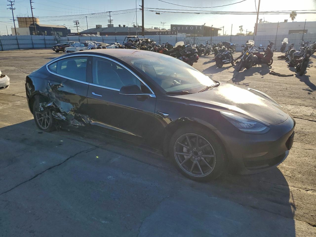 TESLA MODEL 3
