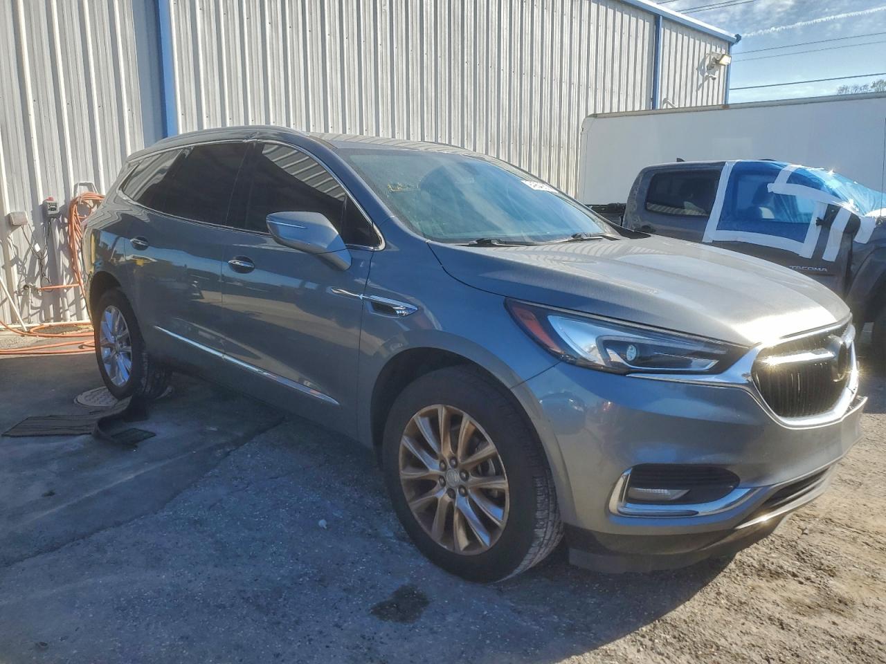 BUICK ENCLAVE ESSENCE