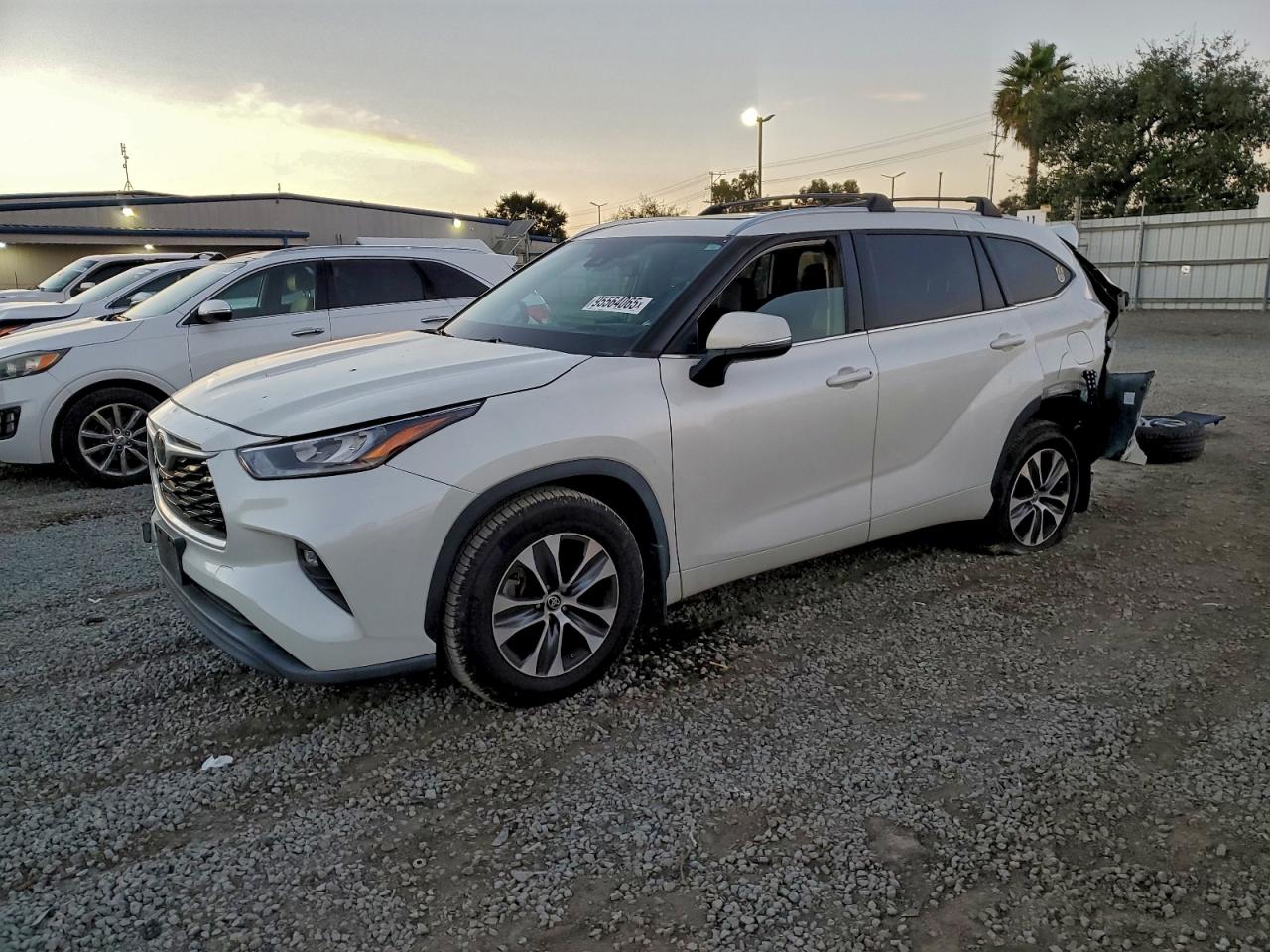 TOYOTA HIGHLANDER XLE