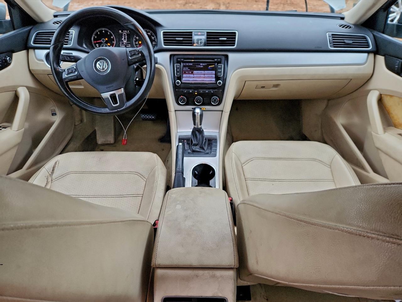 VOLKSWAGEN PASSAT SE