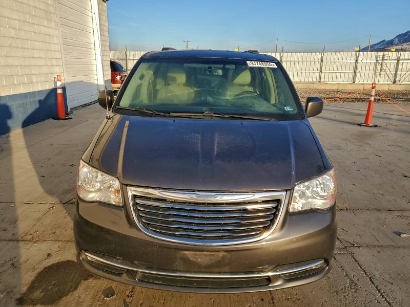 2016 CHRYSLER TOWN & COU #3302895887