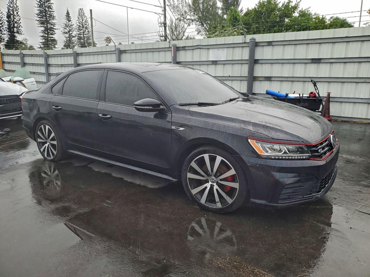 Lot #3310381956 2018 VOLKSWAGEN PASSAT GT