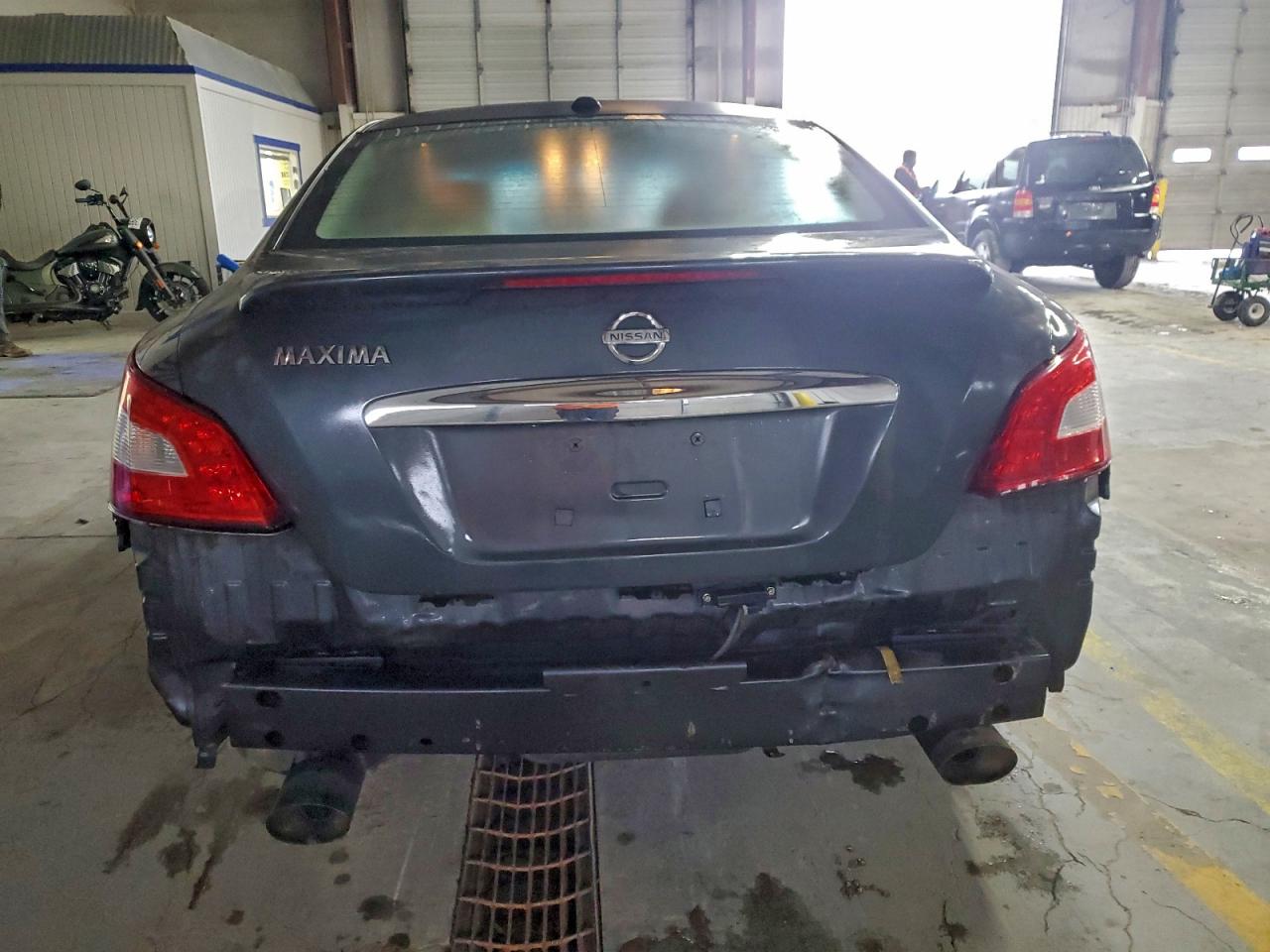 NISSAN MAXIMA S