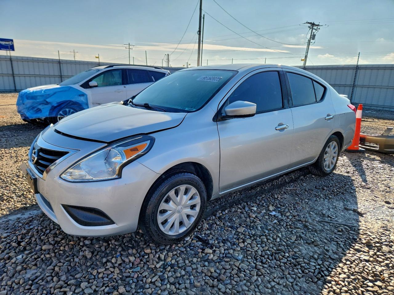 NISSAN VERSA S