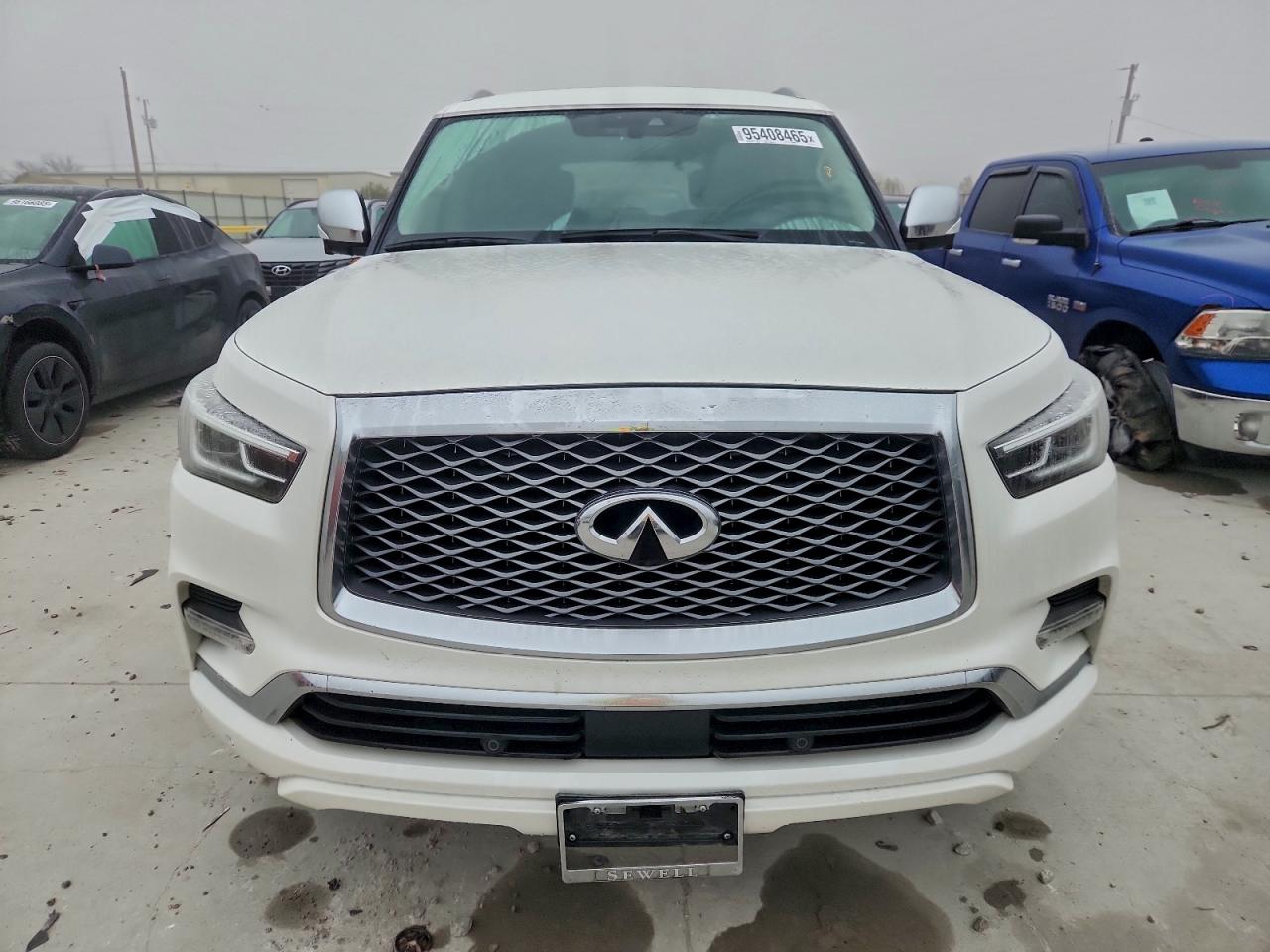 INFINITI QX80 LUXE