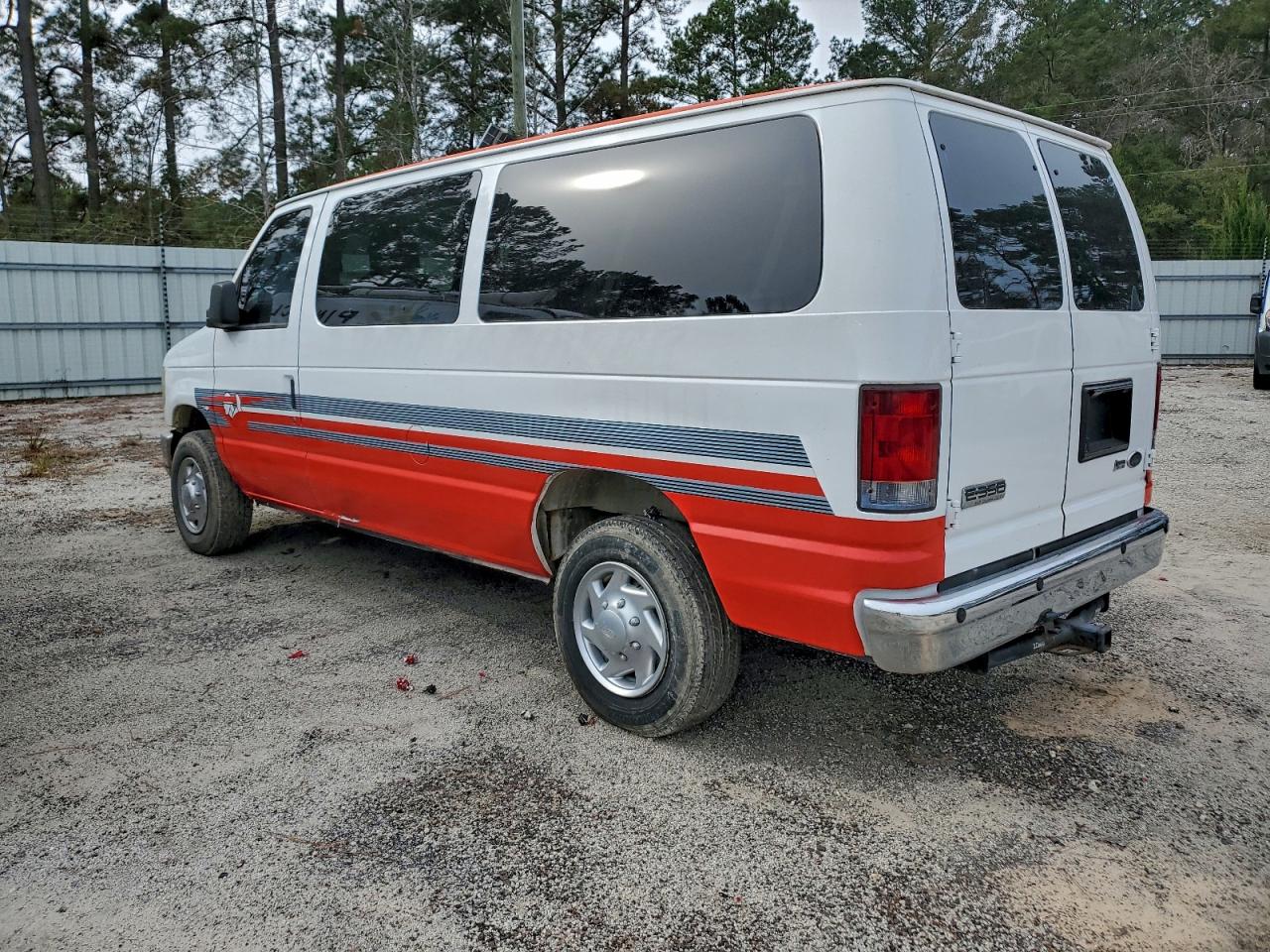 FORD ECONOLINE E350 SUPER DUTY WAGON