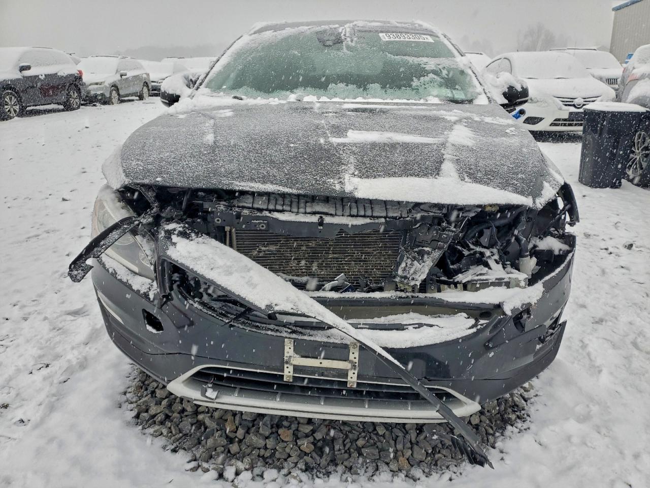 Lot #3311705238 2018 VOLVO V60 CROSS