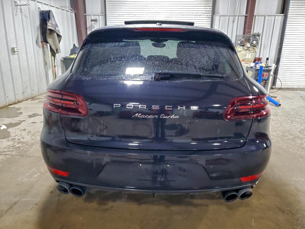 PORSCHE MACAN TURBO