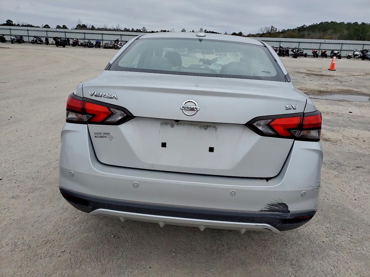 NISSAN VERSA SV