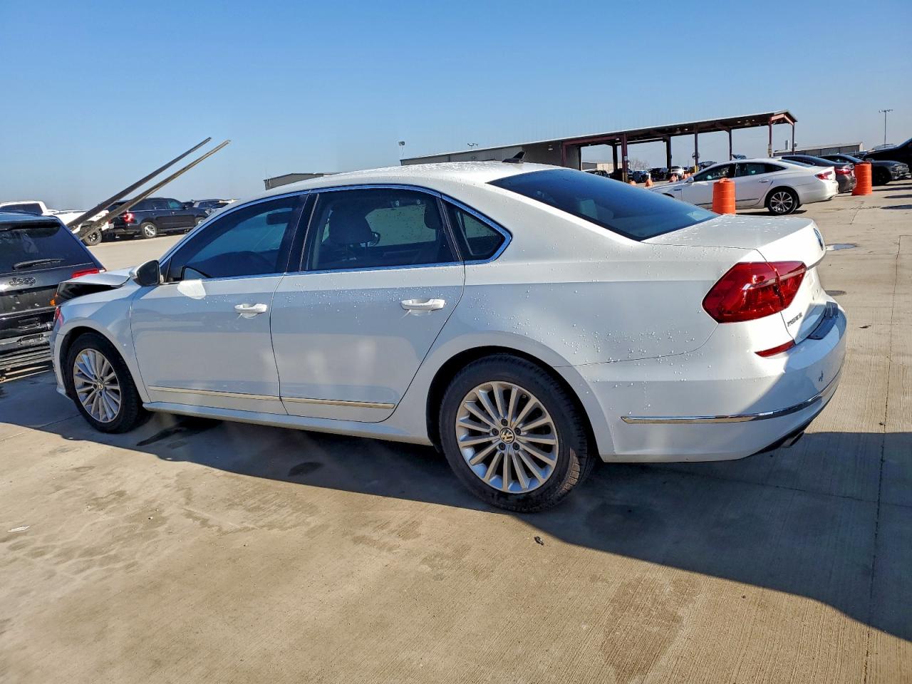 VOLKSWAGEN PASSAT SE